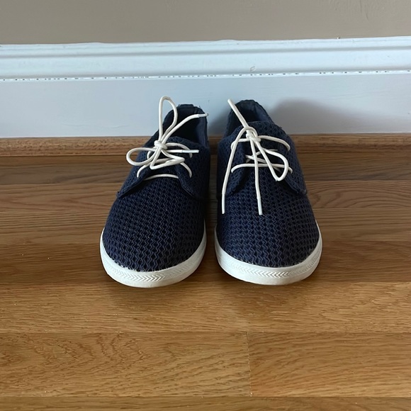 Sneakers - Picture 1 of 5